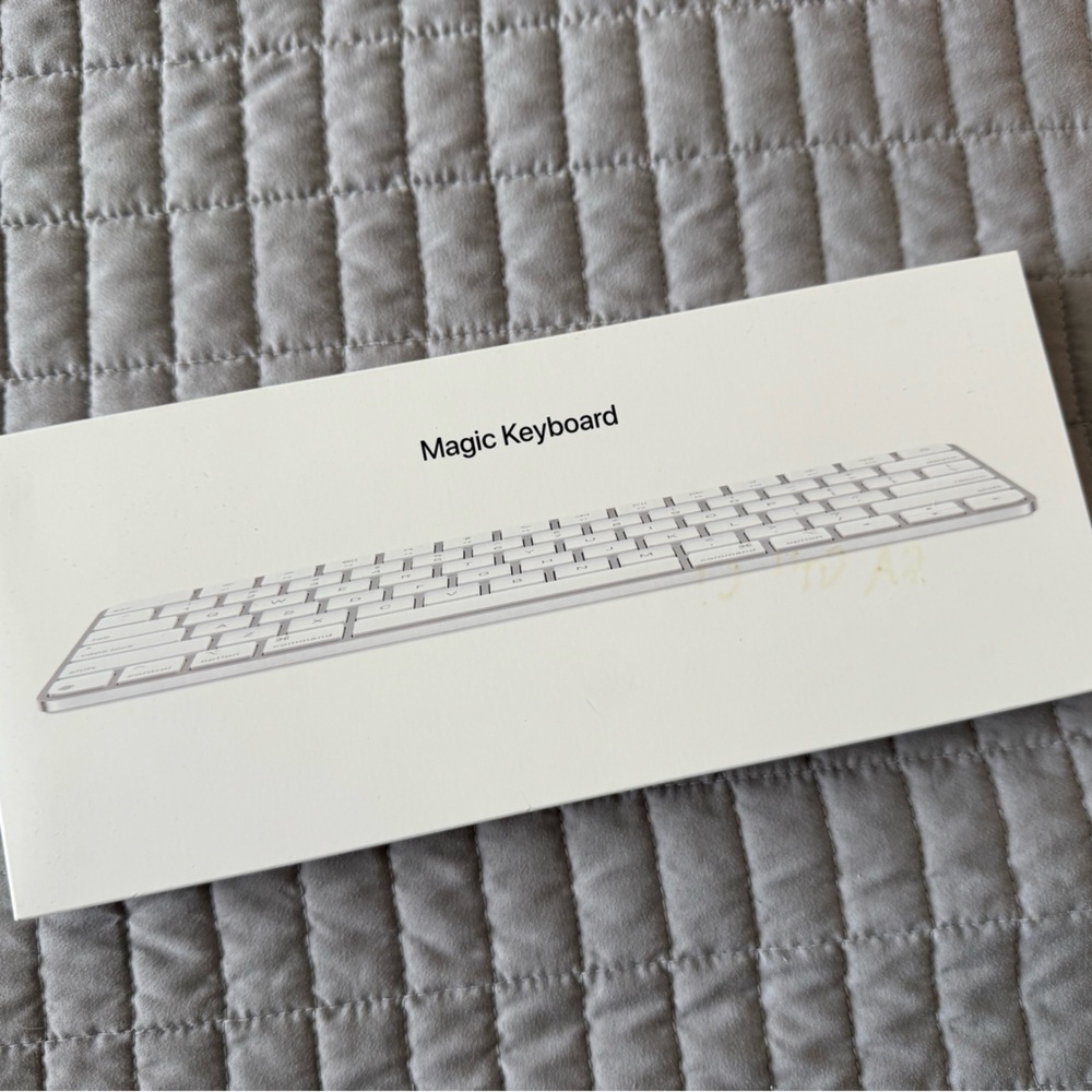 Apple Magic Keyboard with USB C and no Touch ID